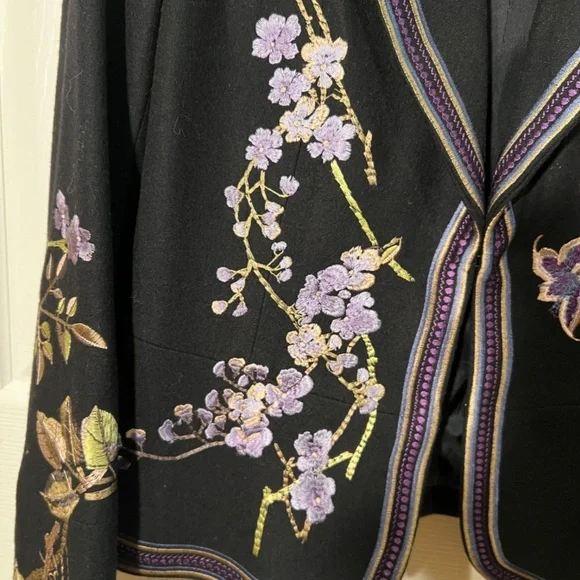 Embroidered Blazer - NEW - Picture 6 of 6
